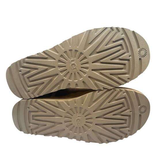 Ugg Woman’s Chestnut Mini Bailey Bow II Sheepskin Lined Winter Boots- Size 8 - Picture 7 of 8